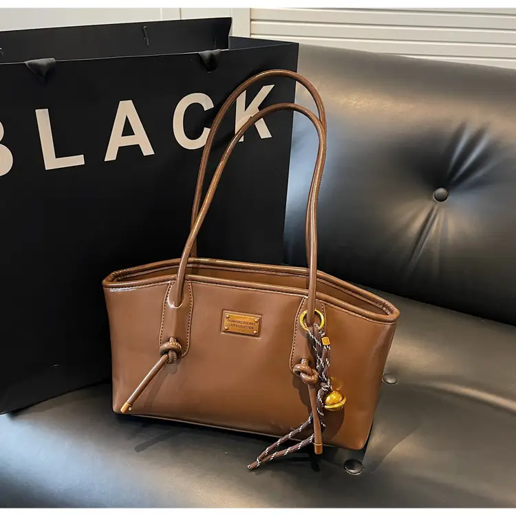 Black Crossbody Bag Women Autumn Winter 2024 — feature 13