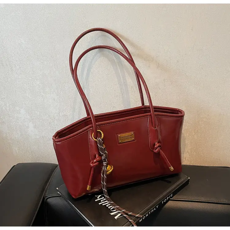 Black Crossbody Bag Women Autumn Winter 2024 — feature 16