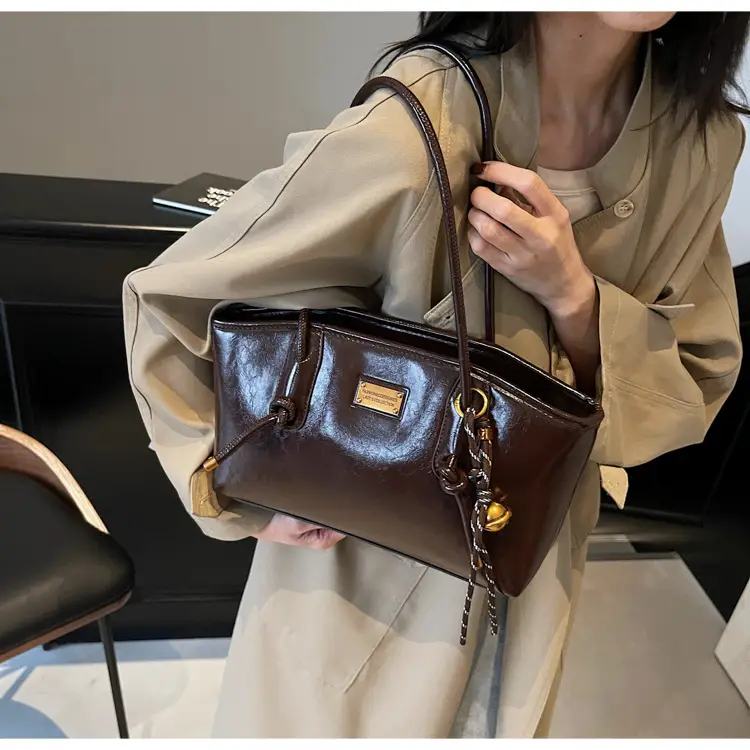 Black Crossbody Bag Women Autumn Winter 2024 — feature 18