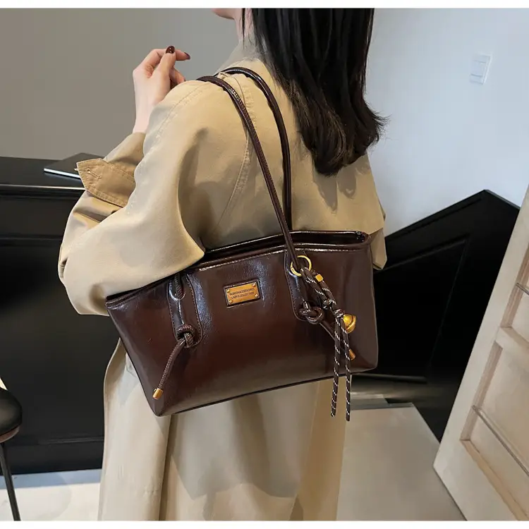 Black Crossbody Bag Women Autumn Winter 2024 — feature 19
