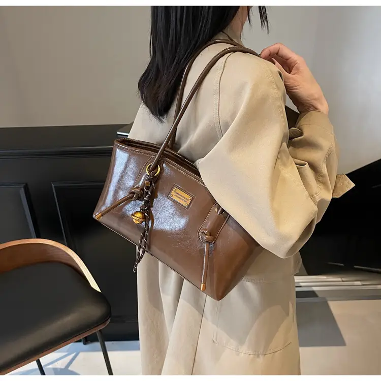 Black Crossbody Bag Women Autumn Winter 2024 — feature 23
