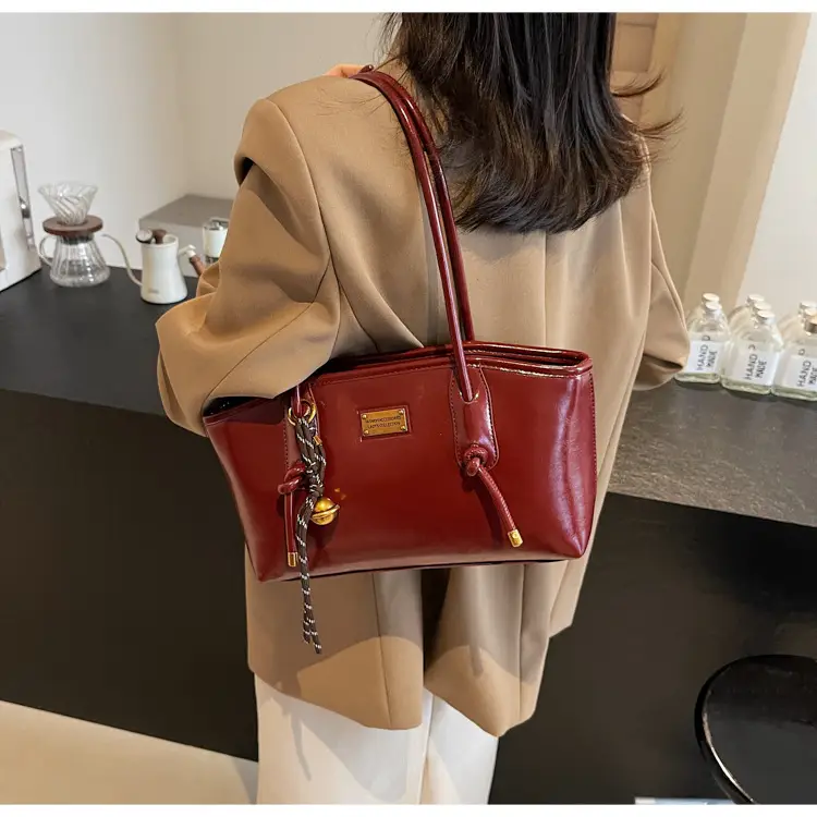 Black Crossbody Bag Women Autumn Winter 2024 — feature 25