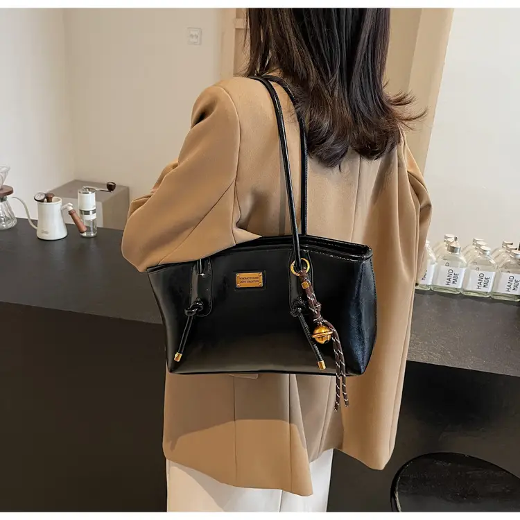 Black Crossbody Bag Women Autumn Winter 2024 — feature 27