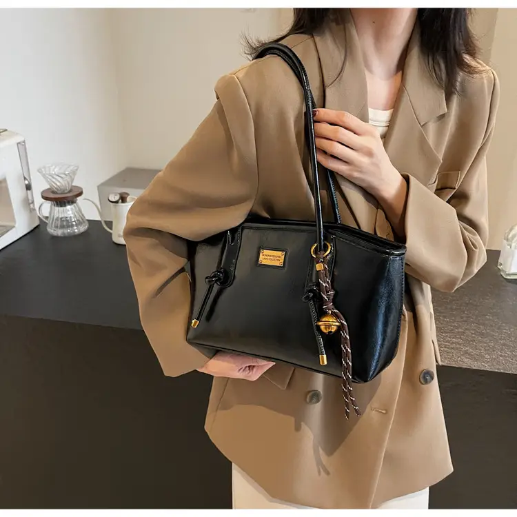 Black Crossbody Bag Women Autumn Winter 2024 — feature 29
