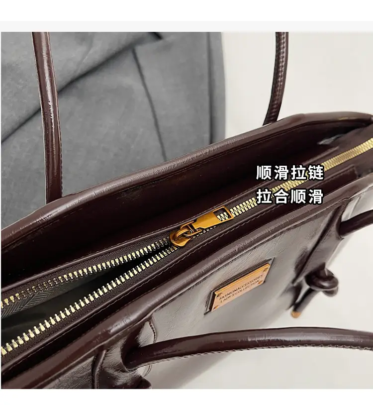 Black Crossbody Bag Women Autumn Winter 2024 — feature 7