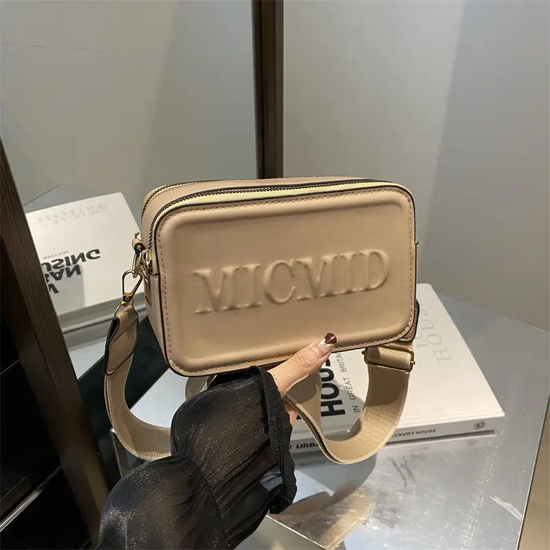 Mic'love Letter Printed Shoulder Bag Beige 2024 - Image 5
