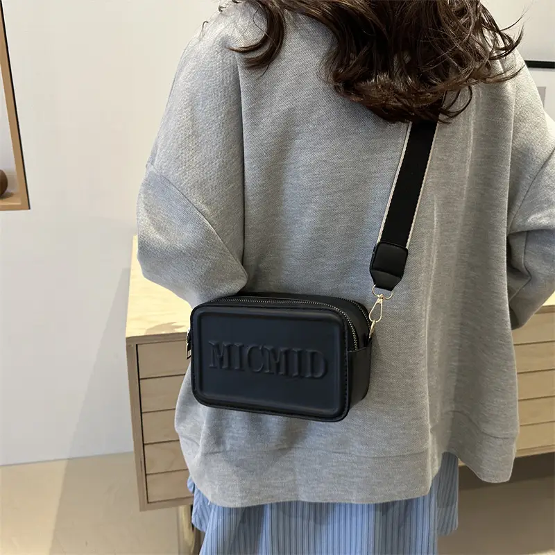 Mic'love Letter Printed Shoulder Bag Beige 2024 - Image 8