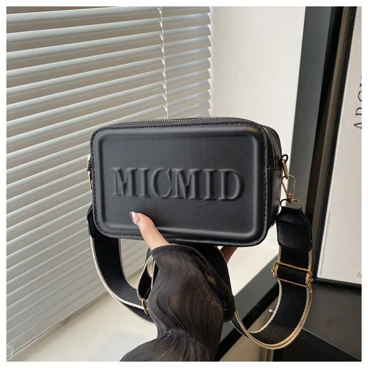 Mic'love Letter Printed Shoulder Bag Beige 2024 — feature 12