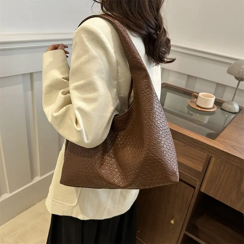 Red Underarm Bag Women 2024 Winter Fashion - Image 7