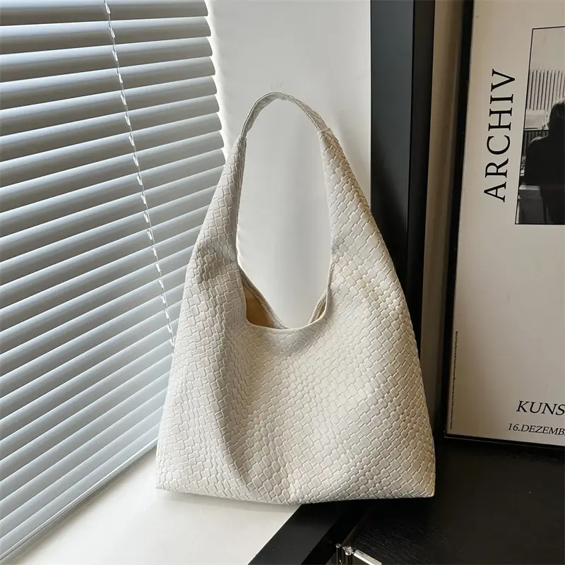 Red Underarm Bag Women 2024 Winter Fashion - Image 5