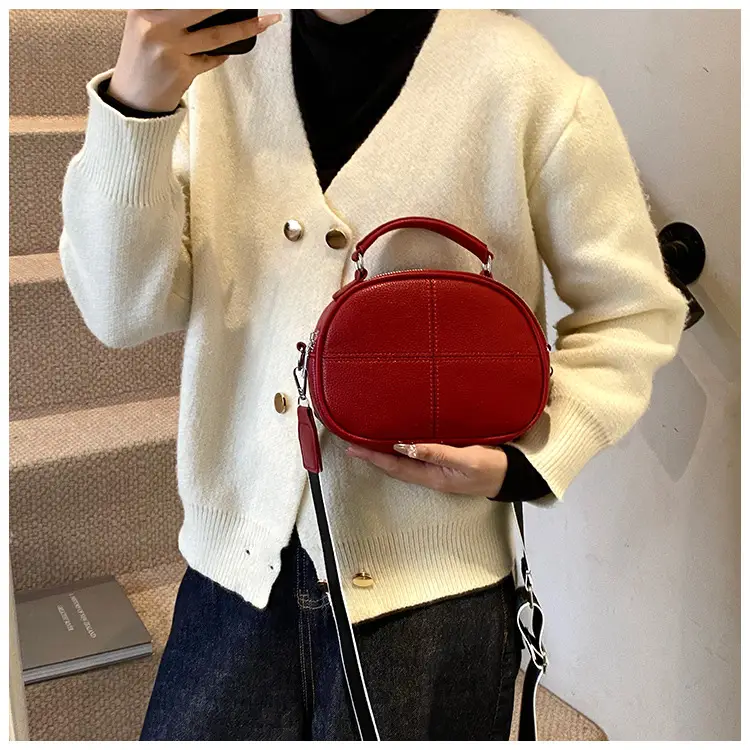 2024 New Jersey Cowhide Shoulder Crossbody Bag — feature 22