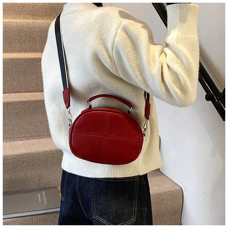 2024 New Jersey Cowhide Shoulder Crossbody Bag — feature 25