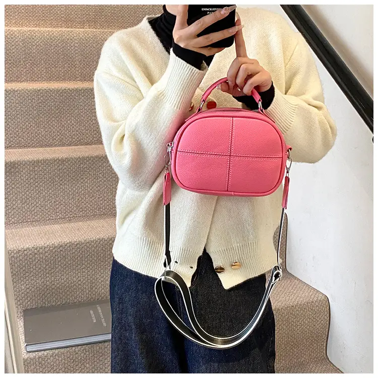 2024 New Jersey Cowhide Shoulder Crossbody Bag — feature 26