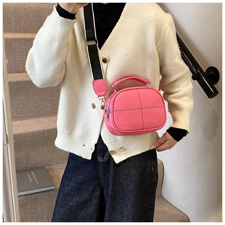 2024 New Jersey Cowhide Shoulder Crossbody Bag — feature 29