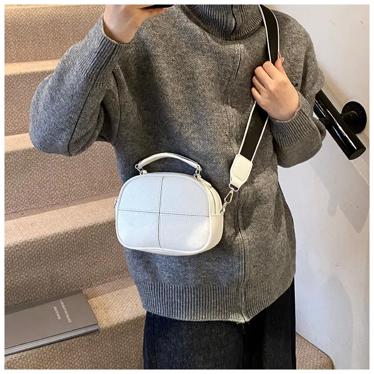 2024 New Jersey Cowhide Shoulder Crossbody Bag — feature 33