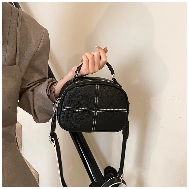 2024 New Jersey Cowhide Shoulder Crossbody Bag — feature 36
