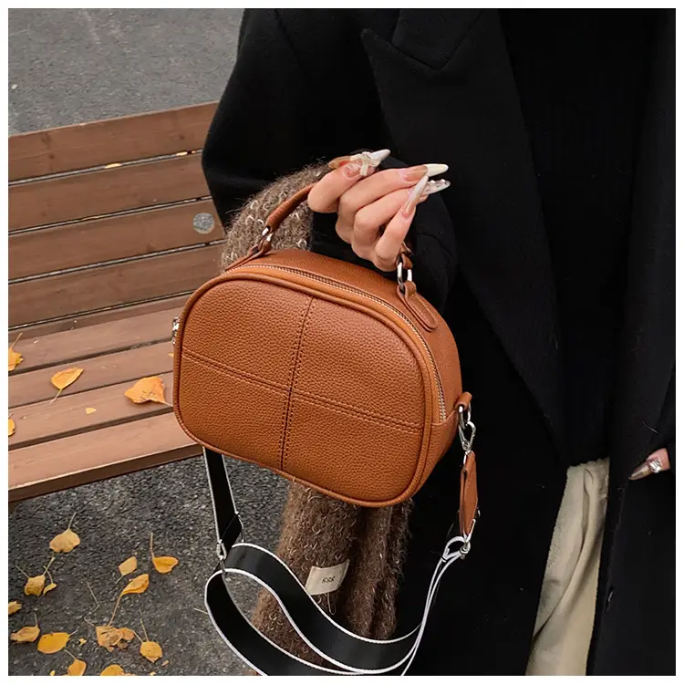 2024 New Jersey Cowhide Shoulder Crossbody Bag — feature 41