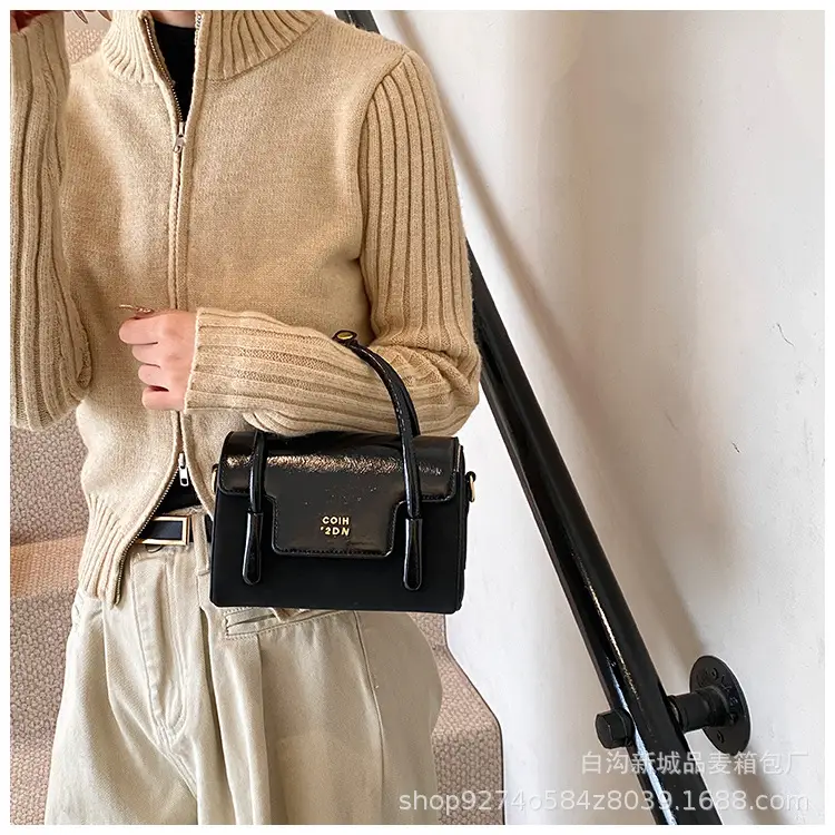 Women Crossbody Brown Leather Square Bag 2026 — feature 15