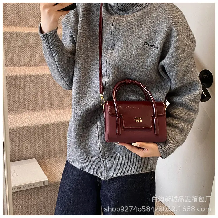 Women Crossbody Brown Leather Square Bag 2026 — feature 31