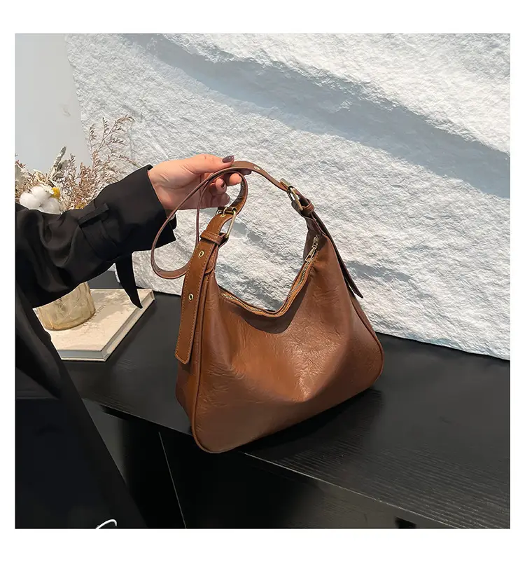 Black Leather Textured Shoulder Bag for Women 2024 — feature 12