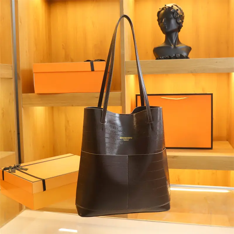 Brown Leather Shoulder Tote Bag Large Capacity Retro Casual Fashion — feature 11