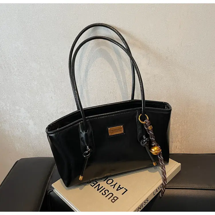 Women Cross-Border Bag Red Leather Shoulder Tote Winter 2026 — feature 14