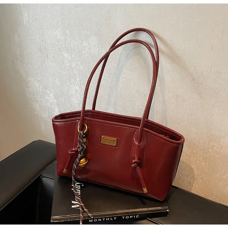 Women Cross-Border Bag Red Leather Shoulder Tote Winter 2026 — feature 17