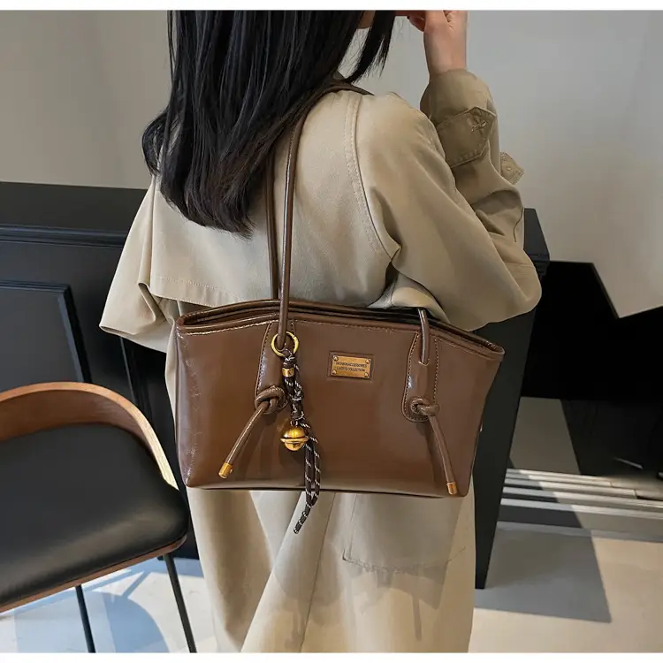 Women Cross-Border Bag Red Leather Shoulder Tote Winter 2026 — feature 21