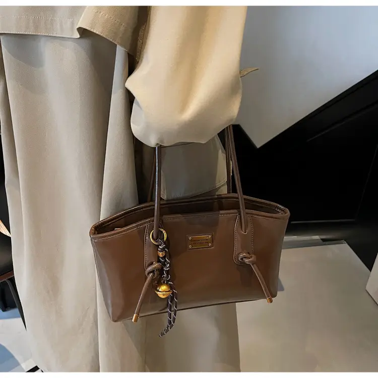 Women Cross-Border Bag Red Leather Shoulder Tote Winter 2026 — feature 22