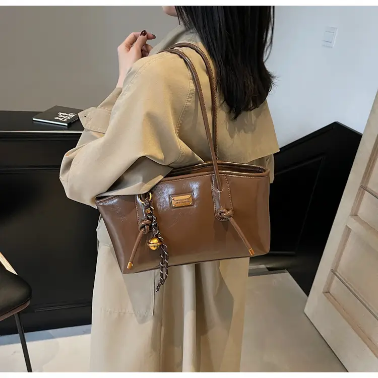 Women Cross-Border Bag Red Leather Shoulder Tote Winter 2026 — feature 23