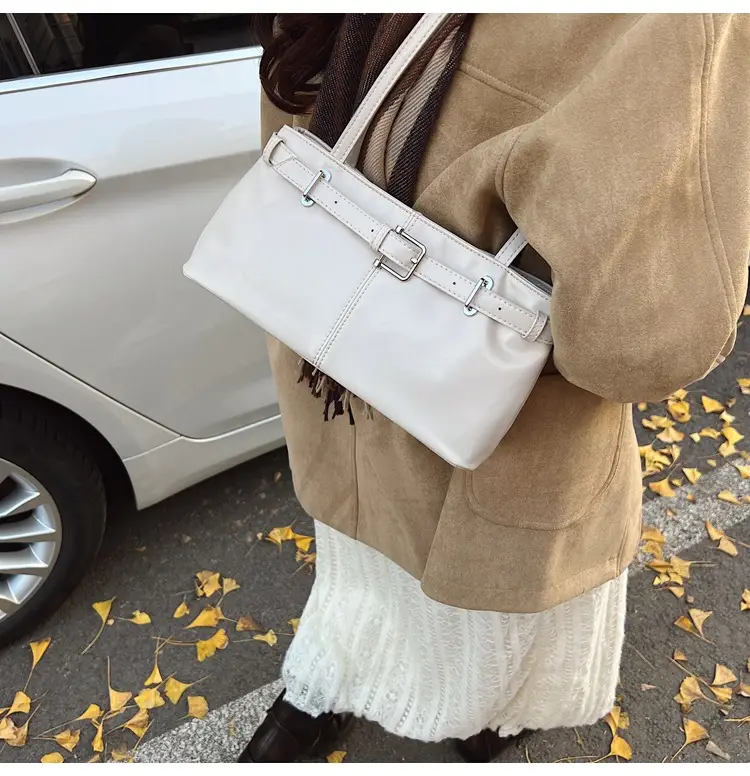 Black Belt Buckle Women's Shoulder Bag 2024 — feature 38