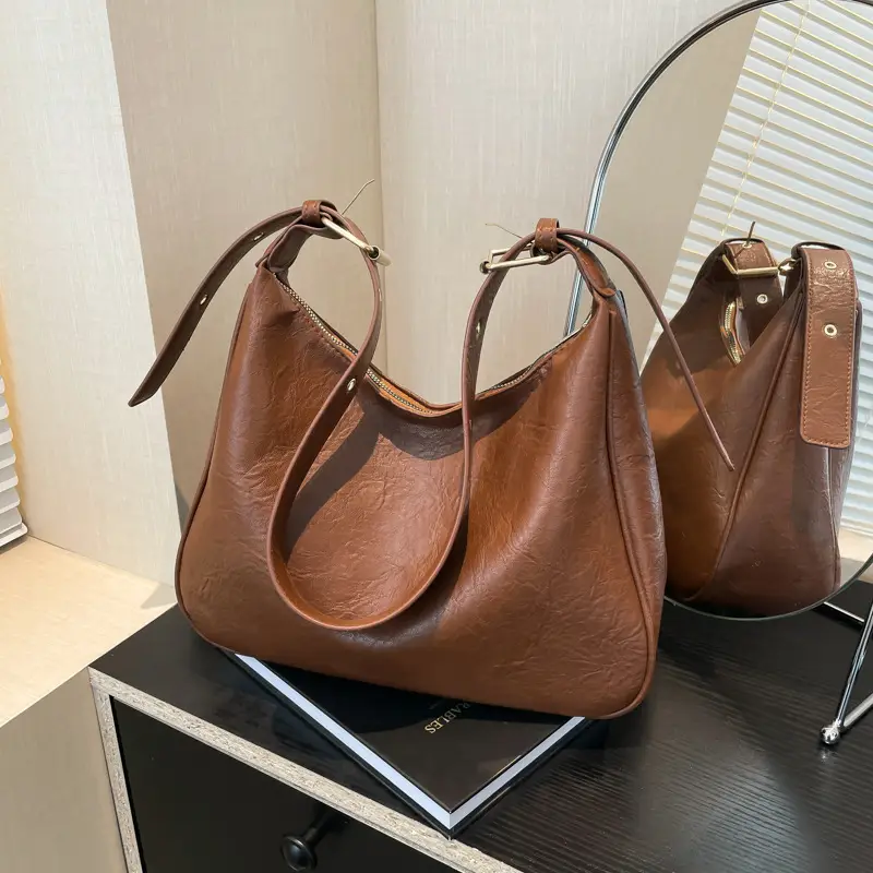 Black Korean Style Large Capacity Commuter Tote Bag - Image 3