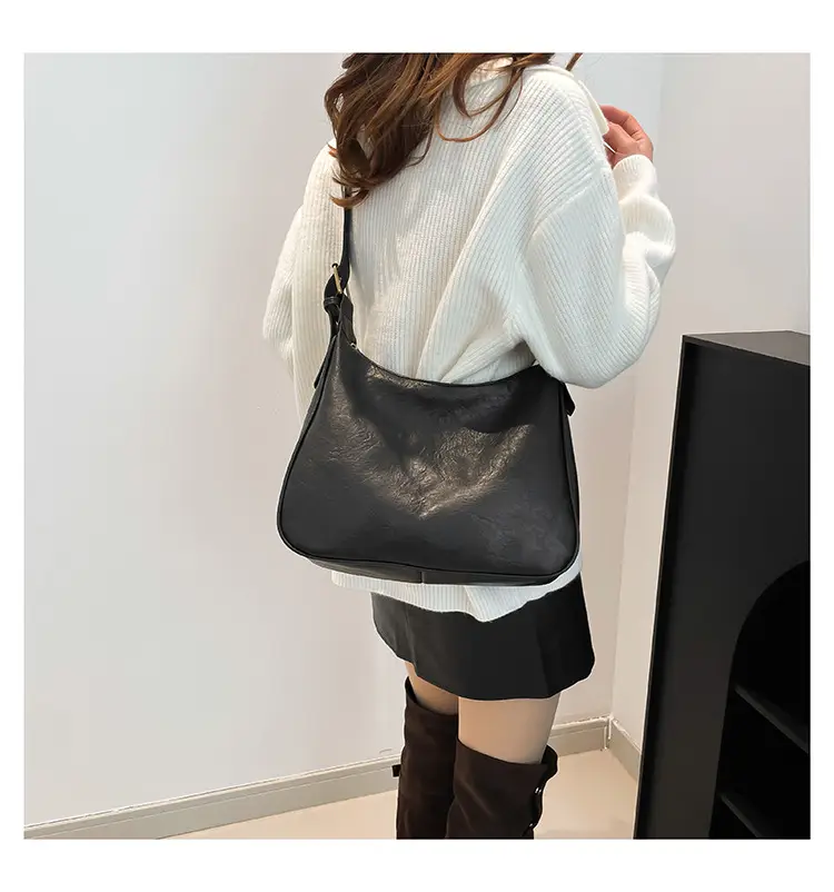 Black Korean Style Large Capacity Commuter Tote Bag — feature 34