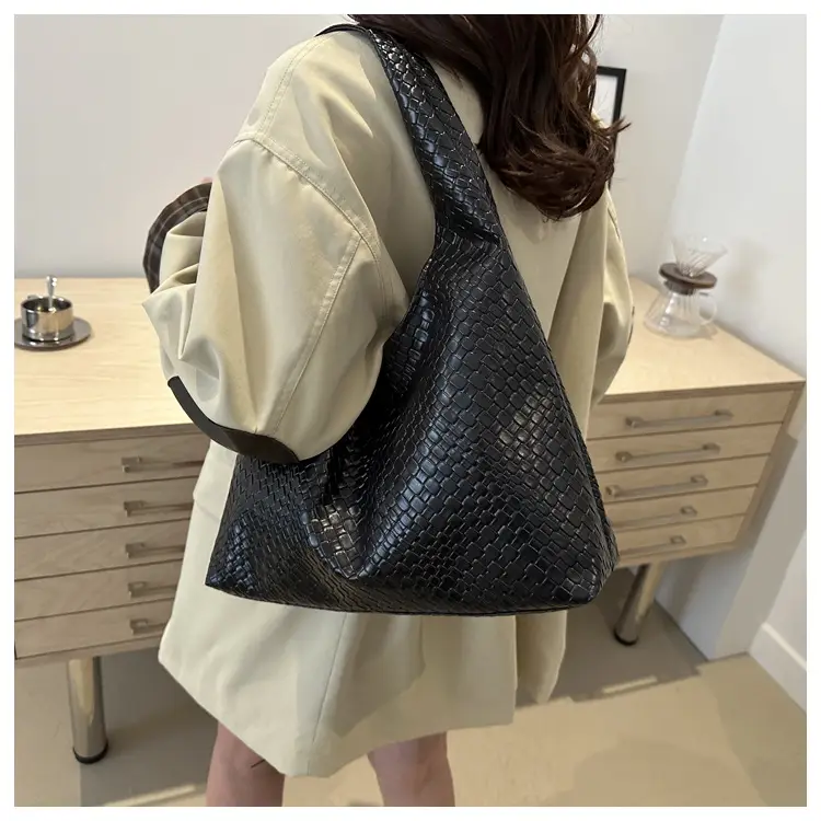 2024 Western Style Woven Tote Bag Black Large Capacity - Image 9