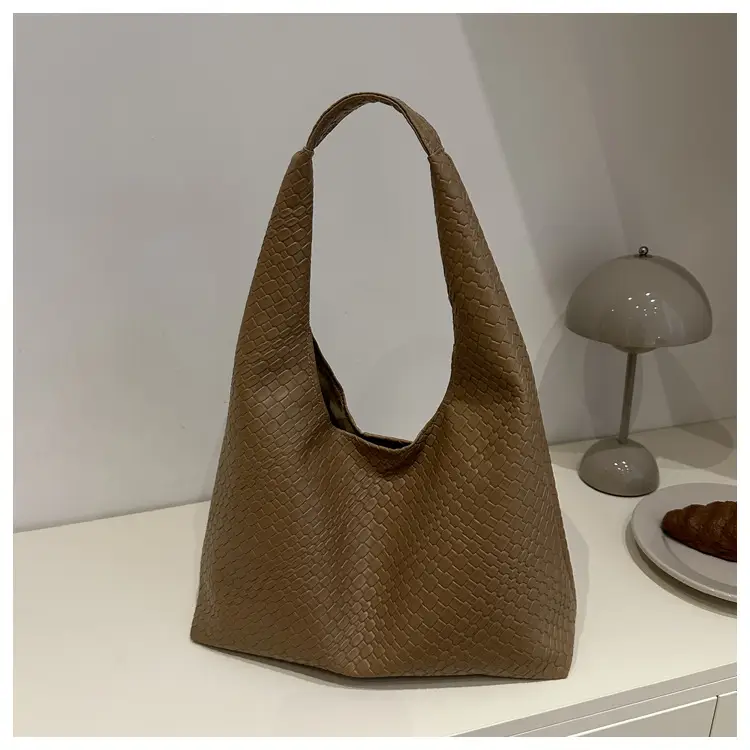 2024 Western Style Woven Tote Bag Black Large Capacity - Image 4