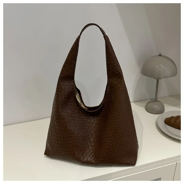 2024 Western Style Woven Tote Bag Black Large Capacity - Image 5