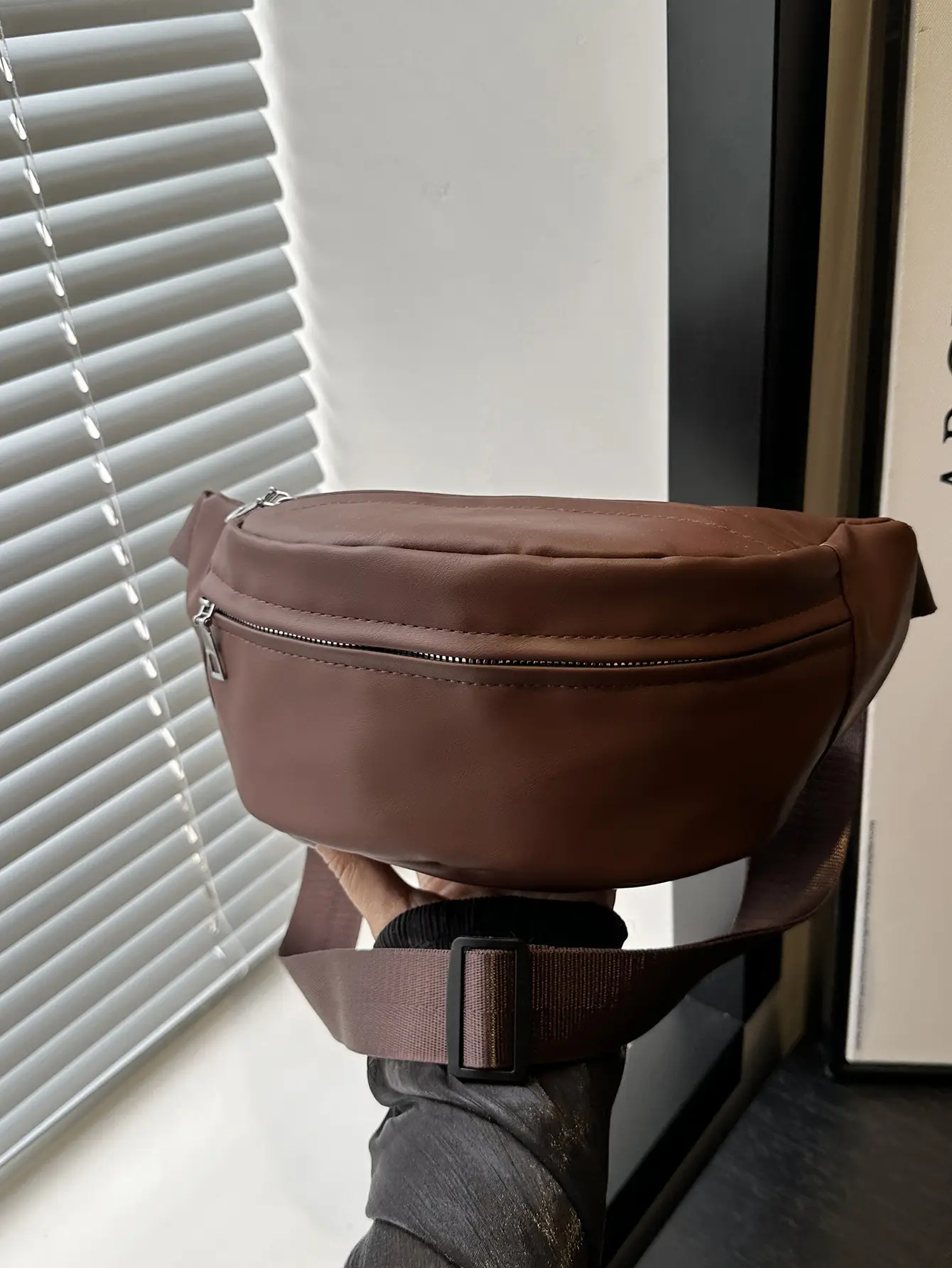 Retro Beige Chest Crossbody Bag 2024 New Fashion