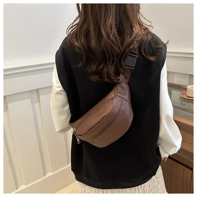 Retro Beige Chest Crossbody Bag 2024 New Fashion — feature 7