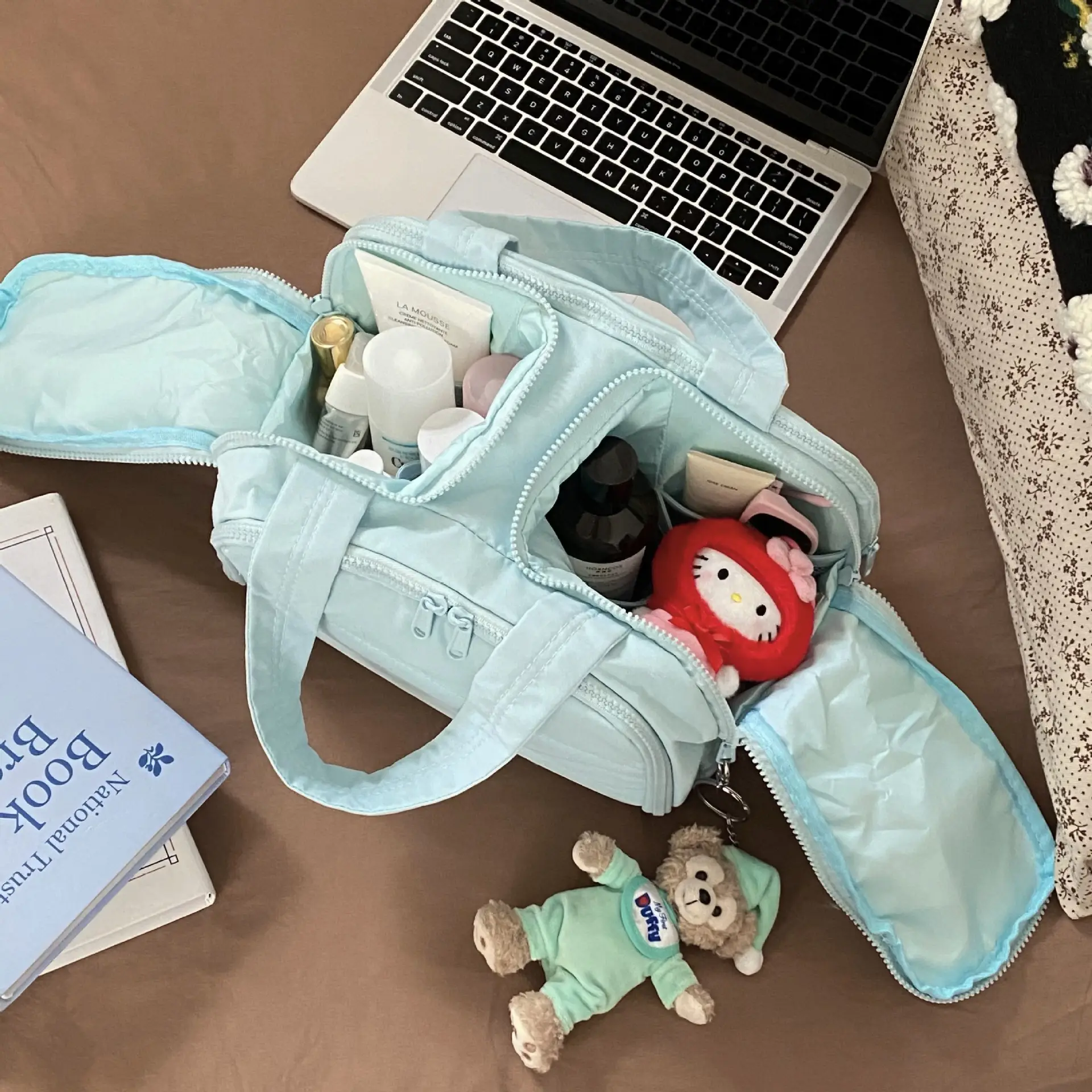Women Large Capacity Cosmetics Bag with Makeup Brush Partition