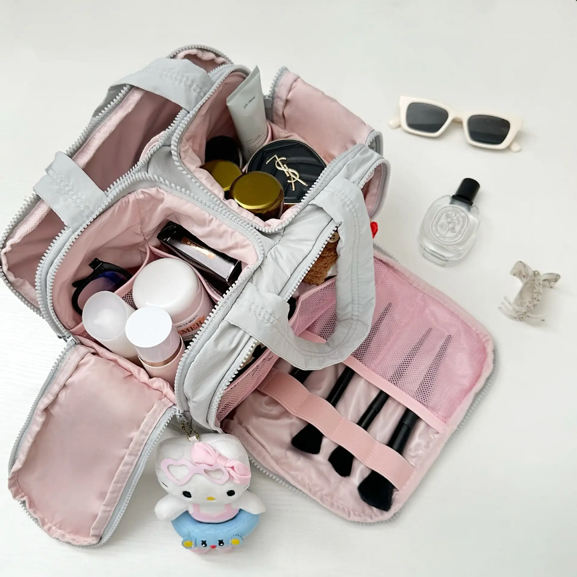 Women Large Capacity Cosmetics Bag with Makeup Brush Partition