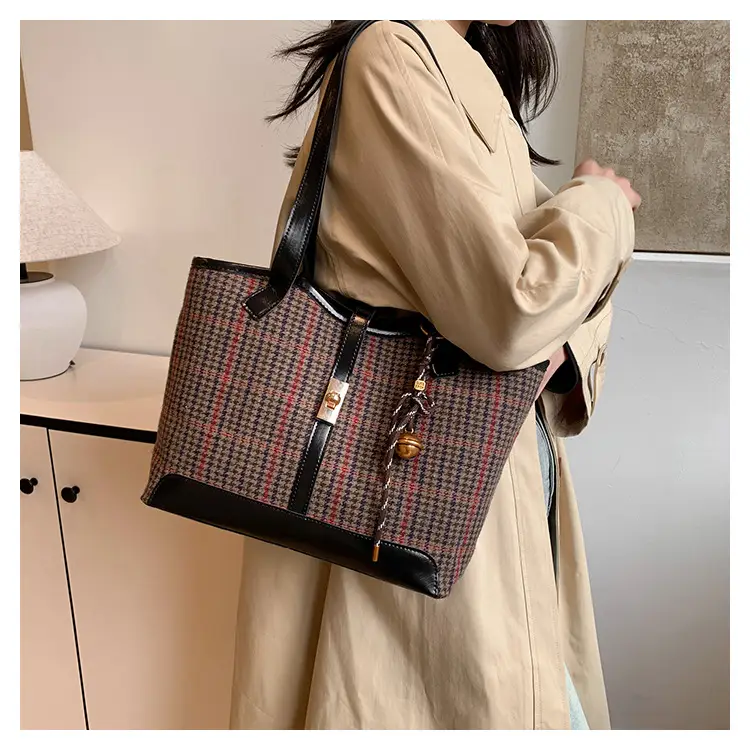 Women Woolen Plaid Shoulder Bag Large Capacity 2024 — feature 13