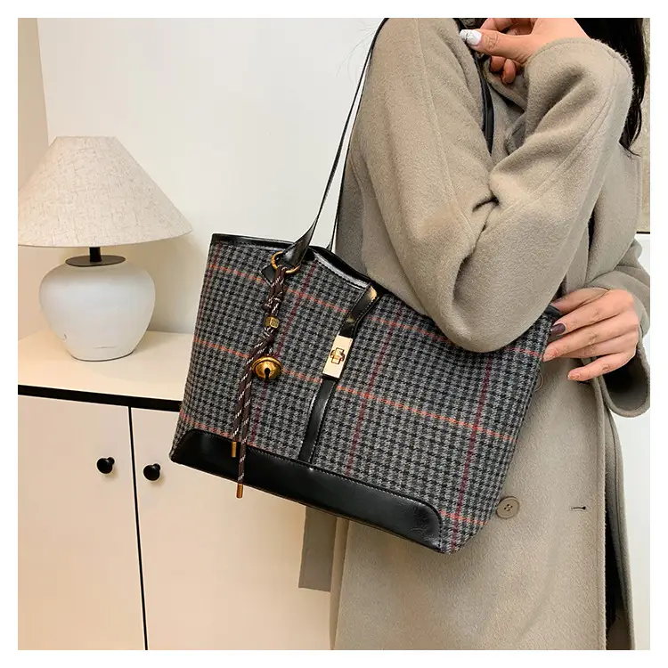 Women Woolen Plaid Shoulder Bag Large Capacity 2024 — feature 17