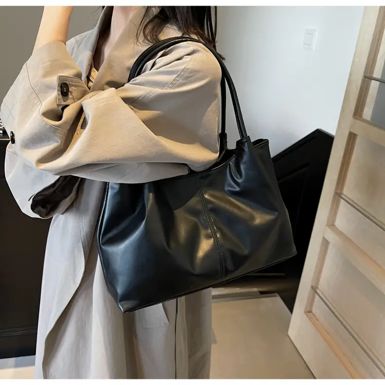 Large Capacity Japanese Korean Fashion Tote Bag Black White — feature 11