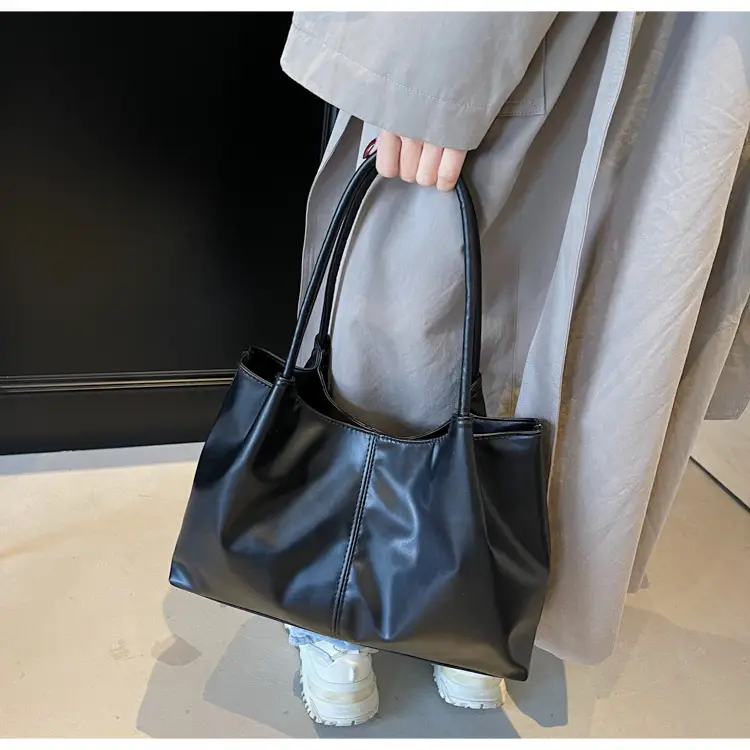 Large Capacity Japanese Korean Fashion Tote Bag Black White — feature 13