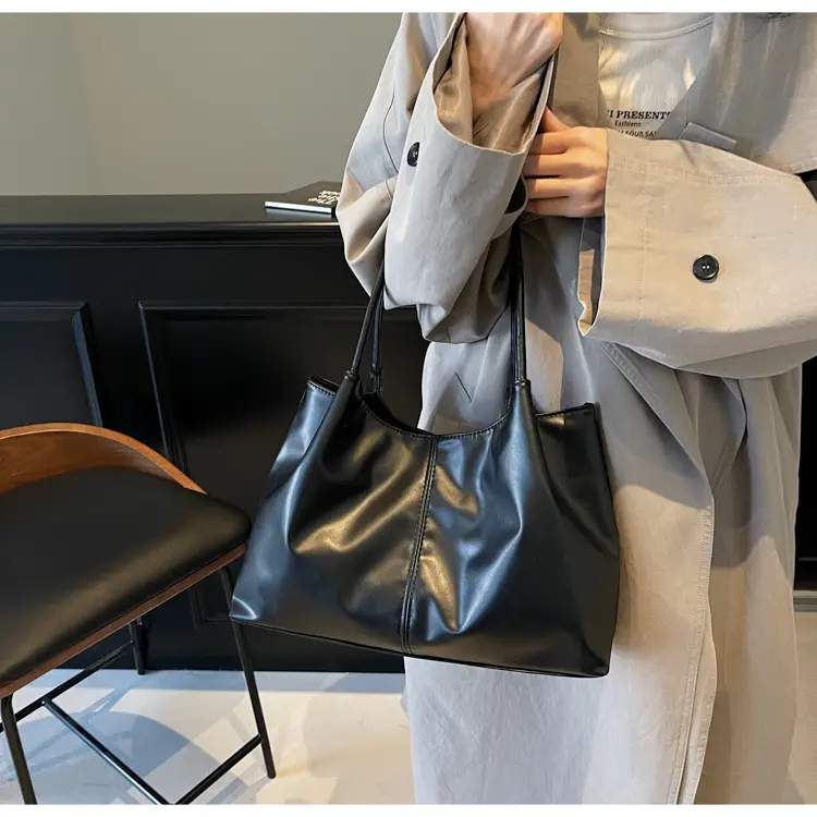 Large Capacity Japanese Korean Fashion Tote Bag Black White — feature 15