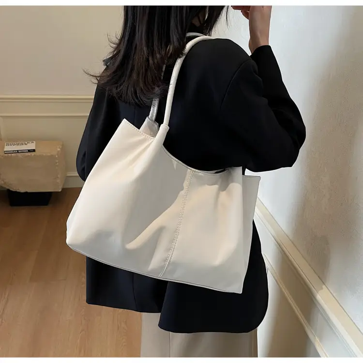 Large Capacity Japanese Korean Fashion Tote Bag Black White — feature 16