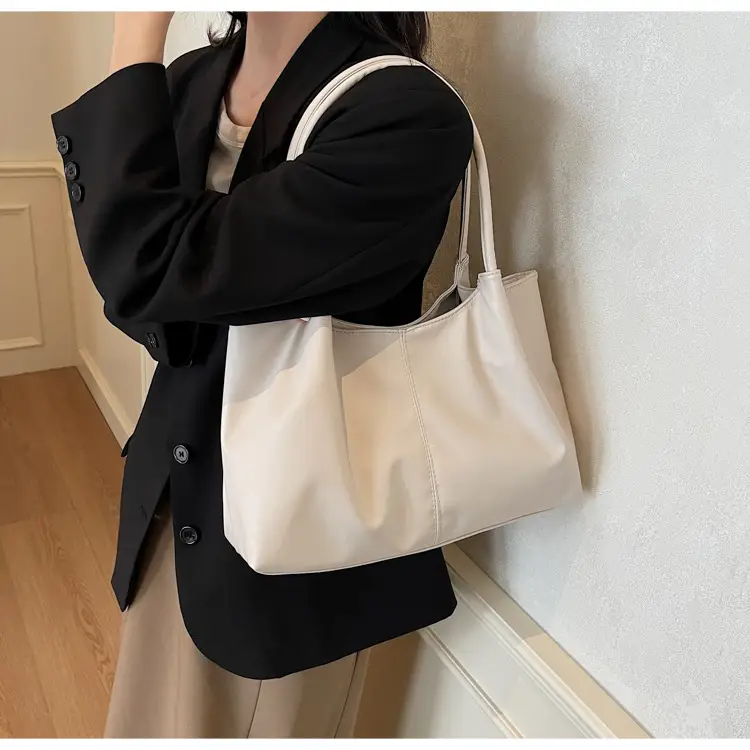 Large Capacity Japanese Korean Fashion Tote Bag Black White — feature 19