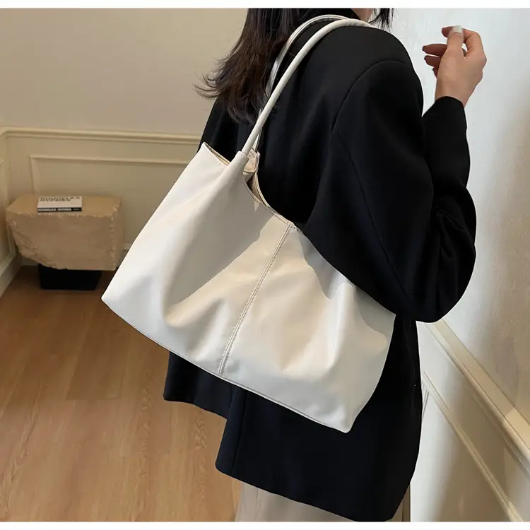 Large Capacity Japanese Korean Fashion Tote Bag Black White — feature 20