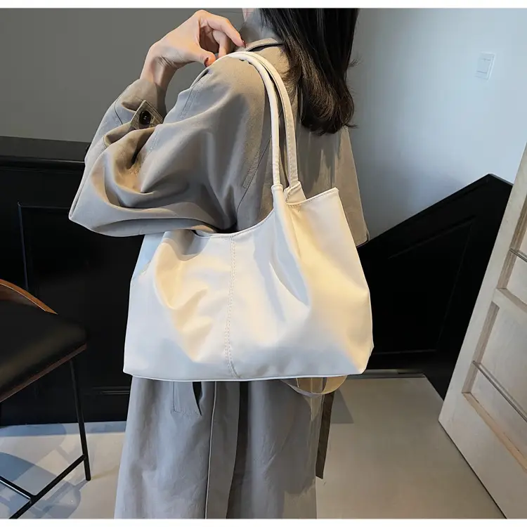 Large Capacity Japanese Korean Fashion Tote Bag Black White — feature 22