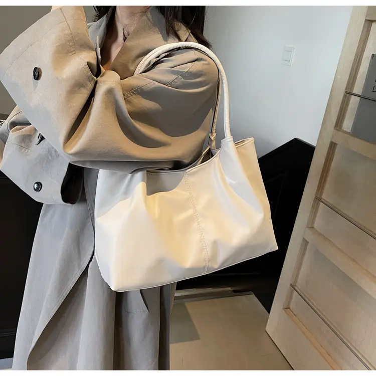 Large Capacity Japanese Korean Fashion Tote Bag Black White — feature 23